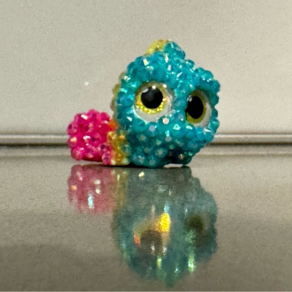 Hand blinged | Pascal | Disney Doorables